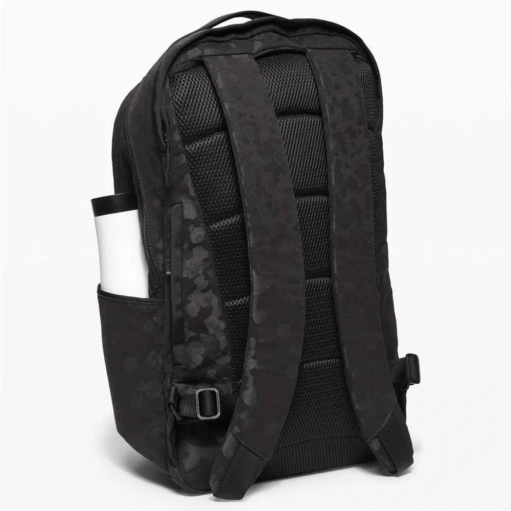 Lululemon Out Of Range Backpack *20L in Fragment Camo Jacquard‎ Black Deep Coal